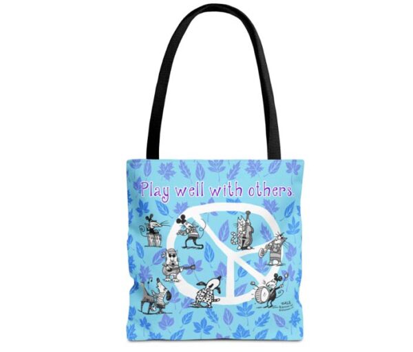 animals play well with others fashion tote bag